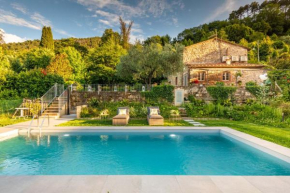 Villa Ester, a Stylish Farmhouse on the Hills